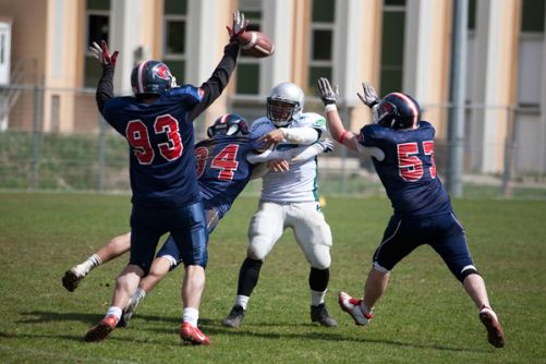 Hurricanes v Giants