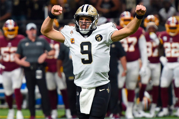 Drew Brees bat le record de yards en carrière de Peyton Manning