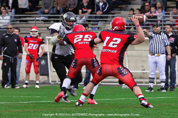Zach Hoffman à la manoeuvre