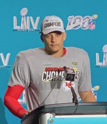 Patrick Mahomes, vainqueur et MVP du Super Bowl LIV