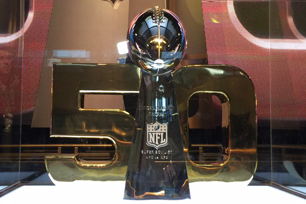 Le trophée Vince Lombardi à NFL Experience